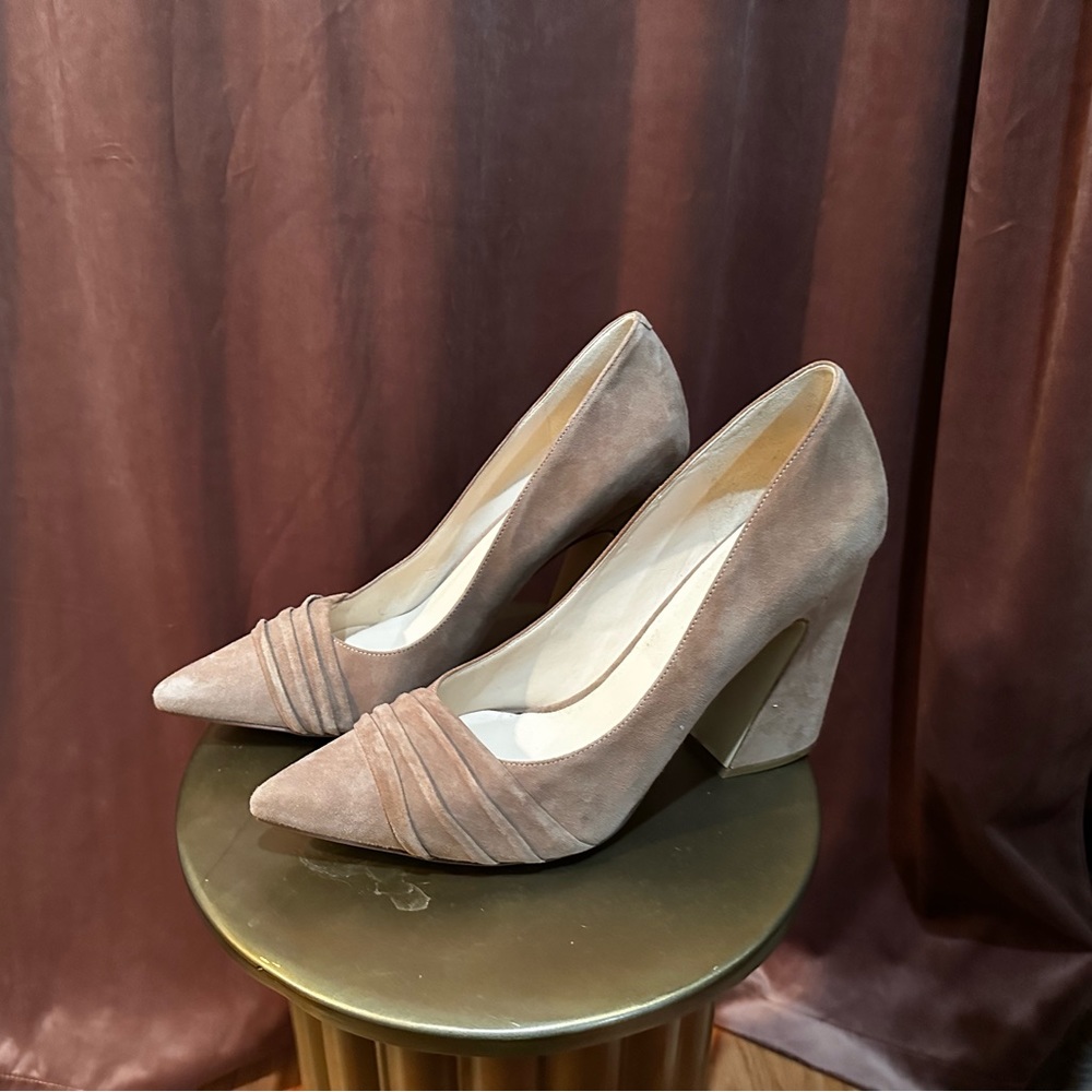 Nine West Size 13 suede pump tan taupe chunky heel unique